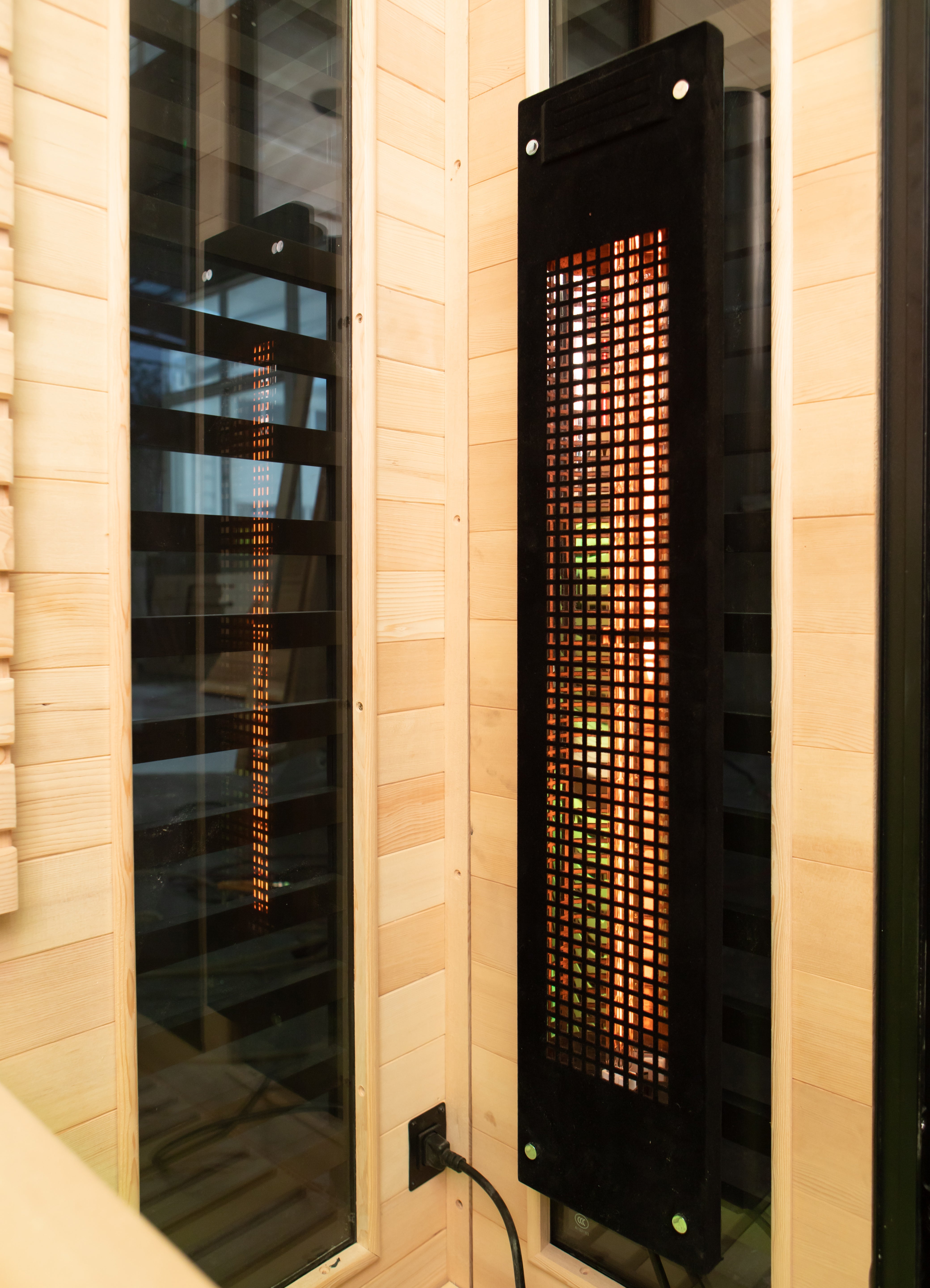 Peak Saunas Kilimanjaro 5-Person Outdoor Full Spectrum Infrared Sauna with Built-In XL Medical-Grade Red Light Therapy and Smart WiFi App Control