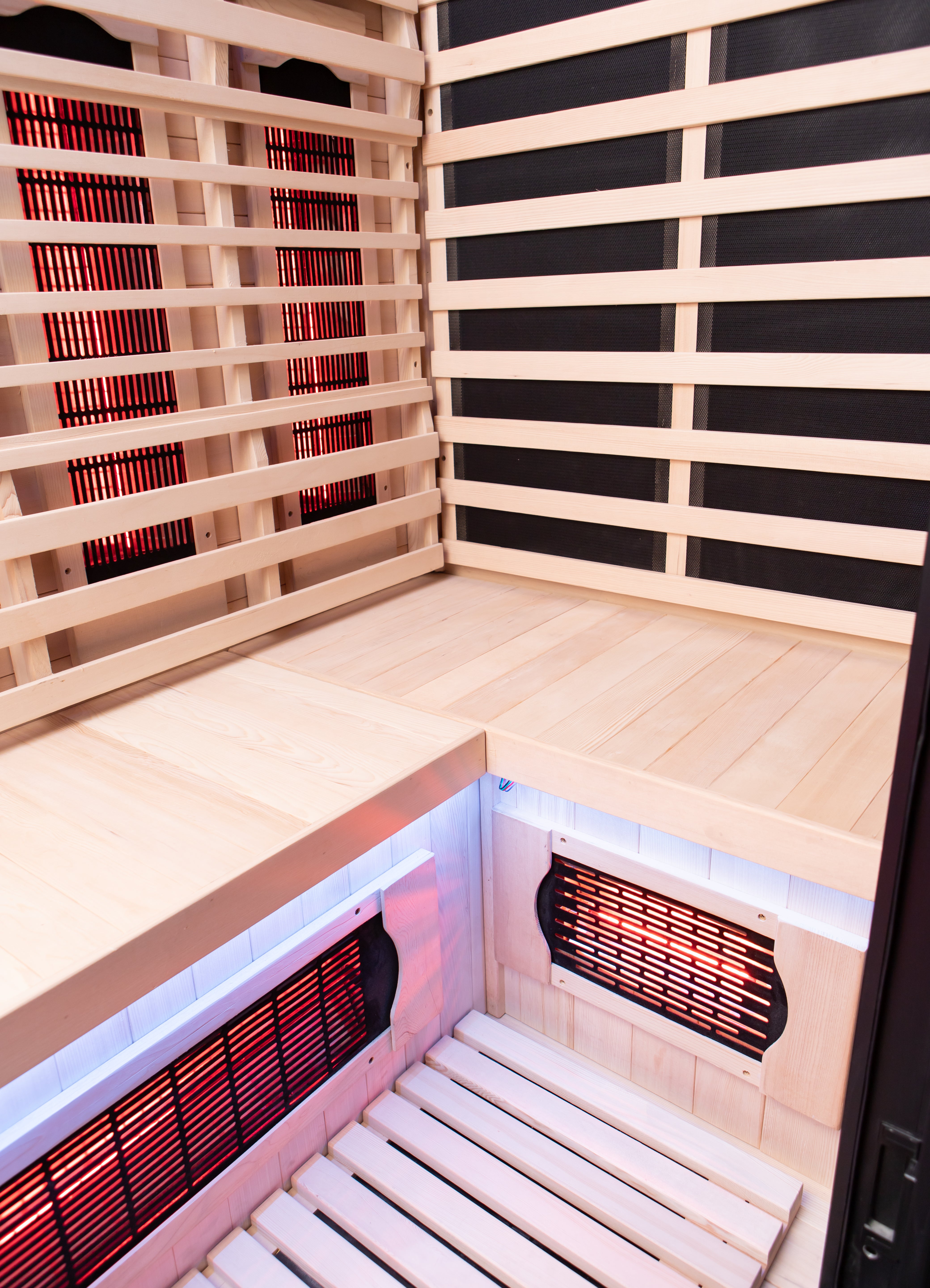 Peak Saunas El Capitan 4-Person Outdoor Full Spectrum Infrared Sauna with Built-In XL Medical-Grade Red Light Therapy and Smart WiFi App Control