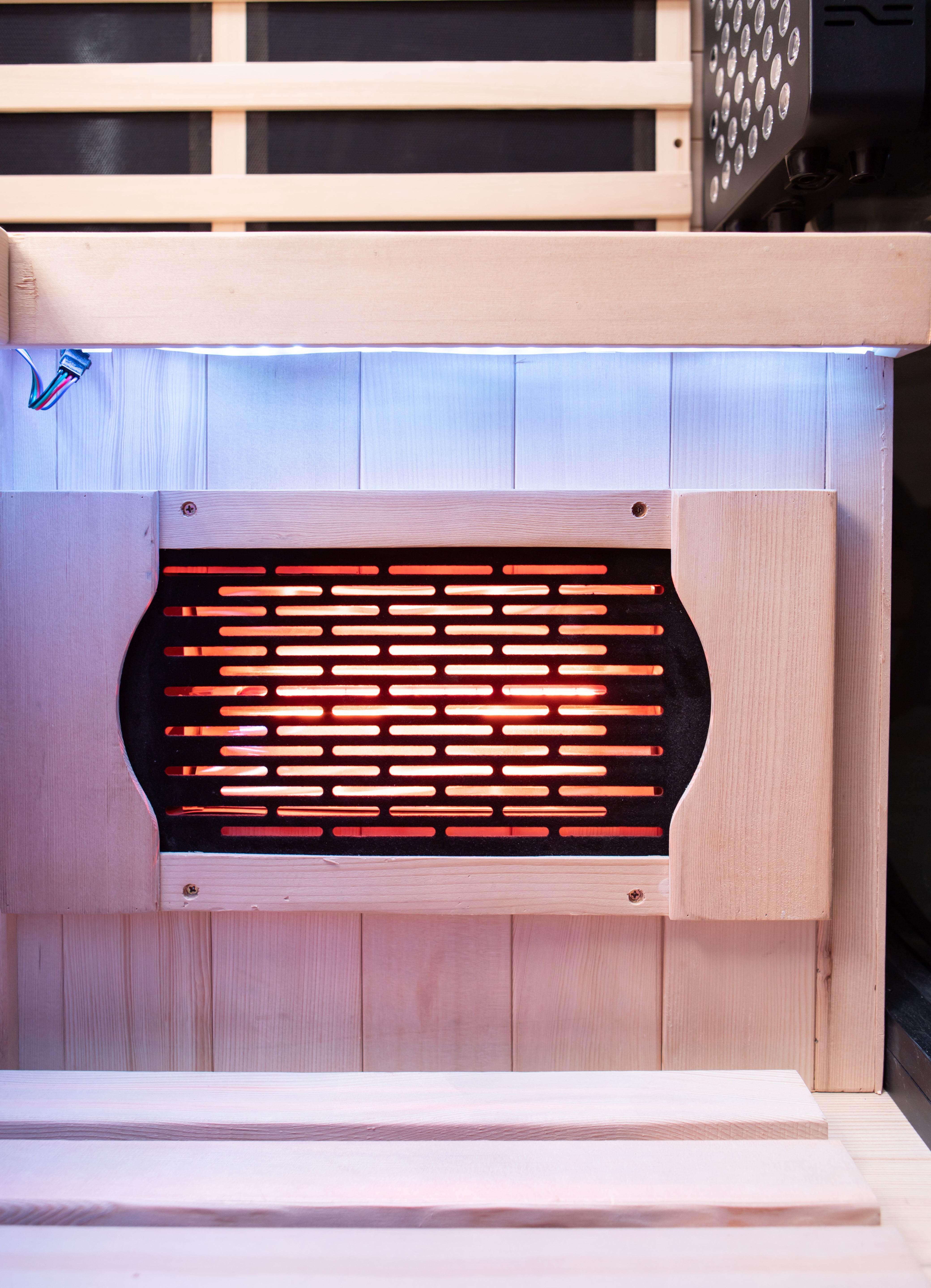 Peak Saunas El Capitan 4-Person Outdoor Full Spectrum Infrared Sauna with Built-In XL Medical-Grade Red Light Therapy and Smart WiFi App Control