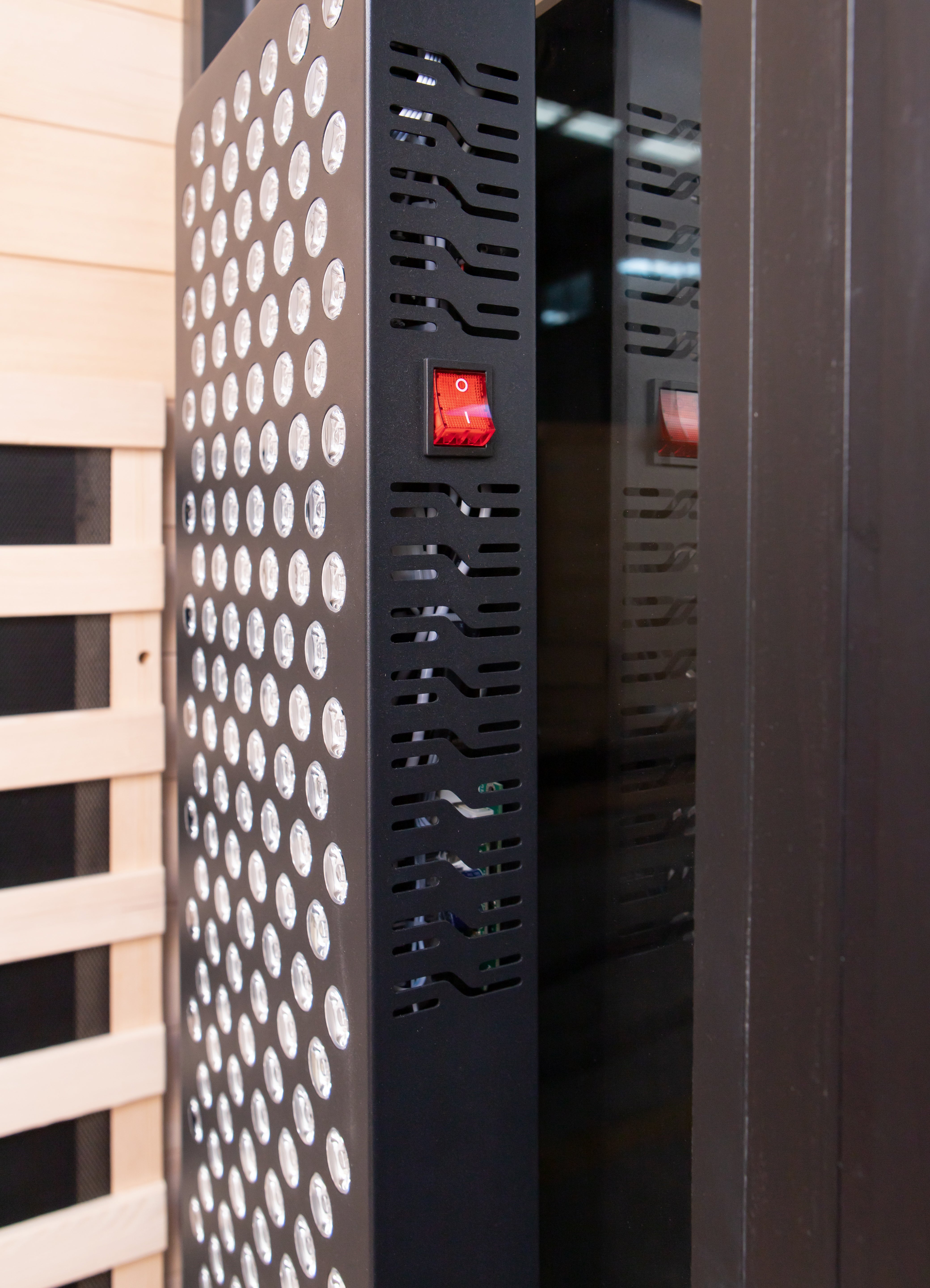 Peak Saunas El Capitan 4-Person Outdoor Full Spectrum Infrared Sauna with Built-In XL Medical-Grade Red Light Therapy and Smart WiFi App Control