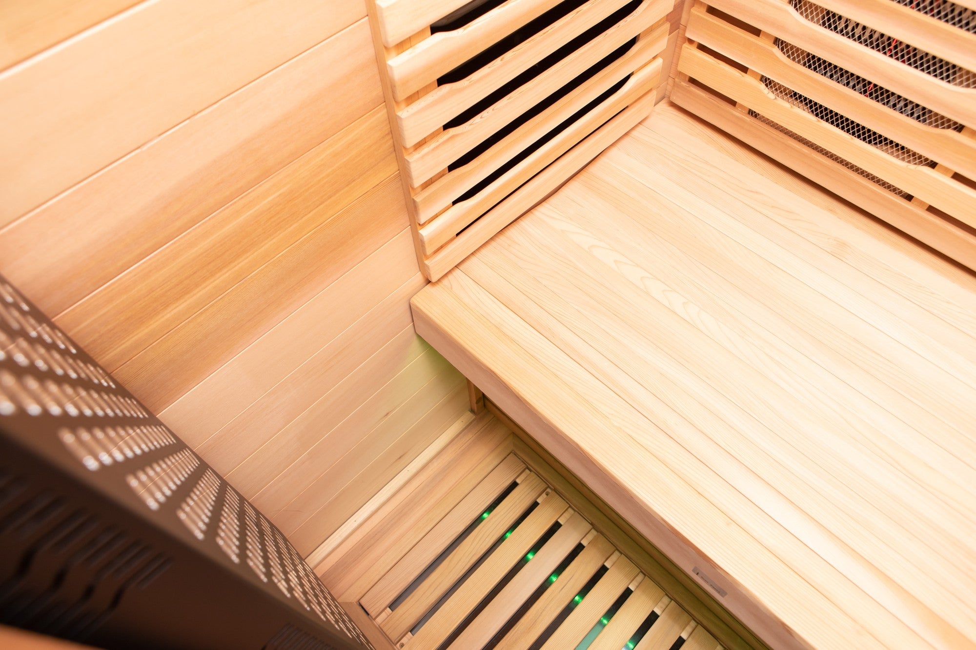 Peak Rainier sauna: Bench depth and side heater